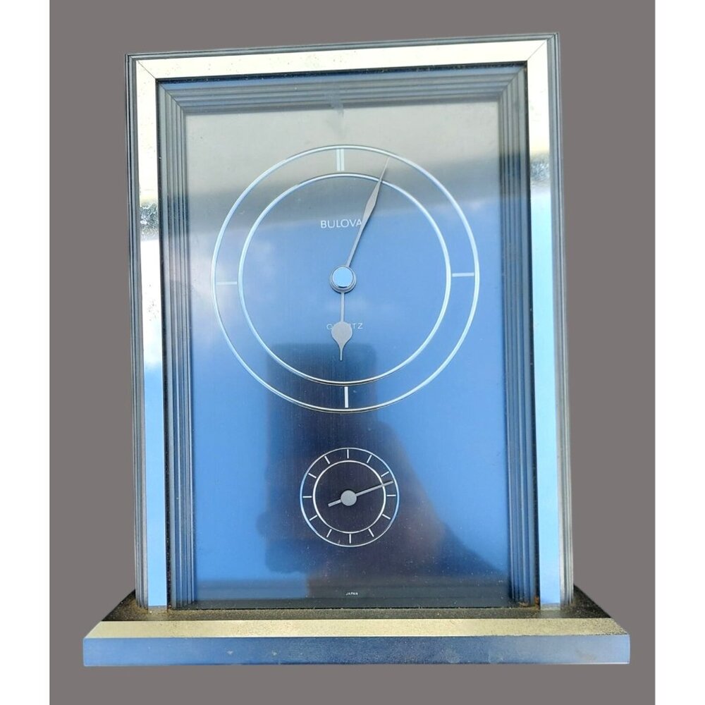 Sleek Black Bulova Quartz Table Clock With Chrome Frame D20 N